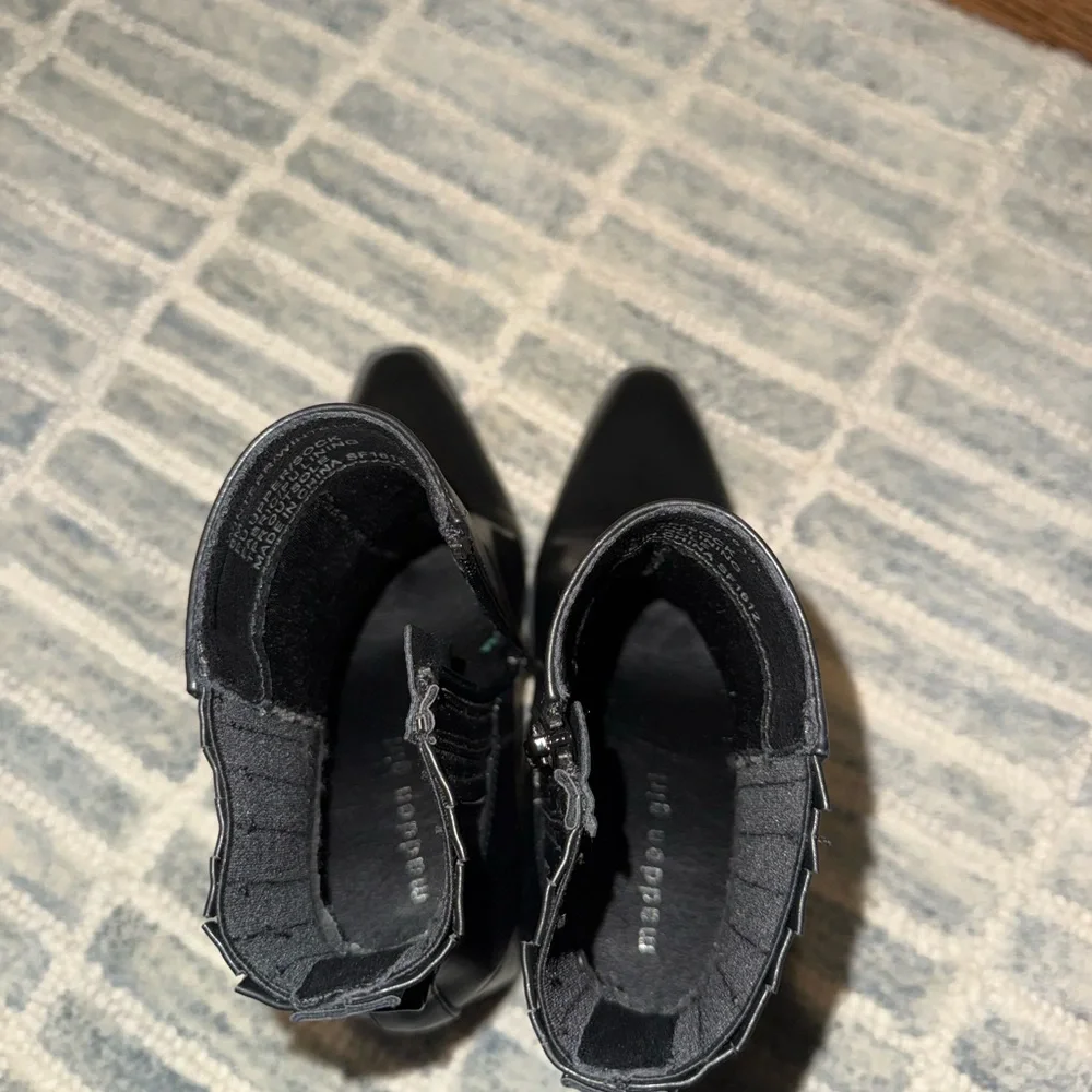 Steve Madden Winter Bootie size 8 - Picture 4 of 4